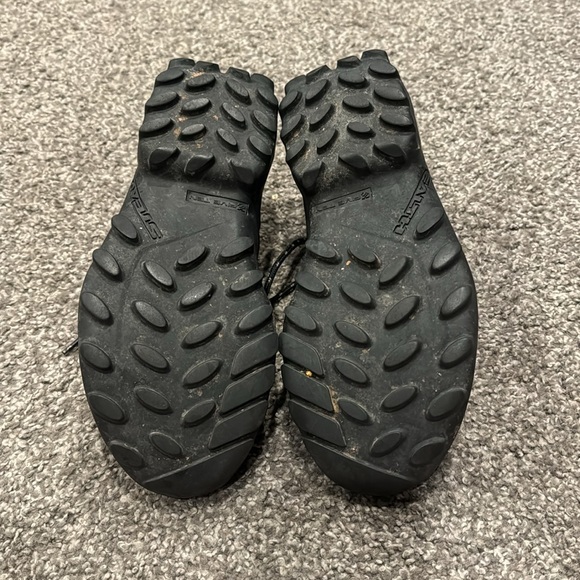 Five Ten. Camp Four Womens 7.5 hiking, canyoneering shoe - Picture 4 of 7